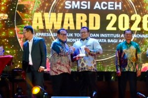 Kembali Terima Penghargaan, Wali Kota Sabang Raih SMSI Aceh Awards 2026 | News Publik.perss