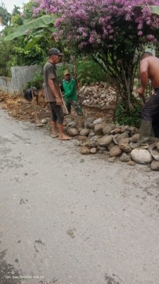 Gotong Royong Bersihkan Aliran Air & Renovasi Saluran, Warga Desa Baja Kuning Cegah Banjir Gotong Royong Bersihkan Aliran Air & Renovasi Saluran, Warga Desa Baja Kuning Cegah Banjir