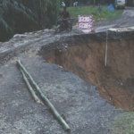 Jalan Alternatif Pamah Tambunan — Ujung Bandar Putus Total, Warga Mendesak Perbaikan Segera