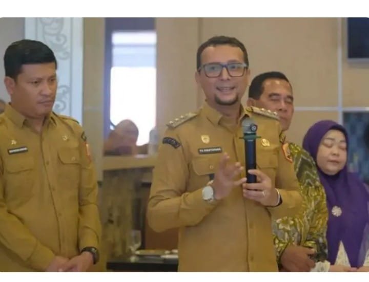 Bupati Fery Lepas Dua Pejabat Senior, 37 Tahun Pengabdian Berakhir Haru