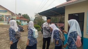 SMPN 1 Rao Perkuat Iman dan Karakter Siswa, Bersalaman hingga Shalat Duha Jadi Rutinitas