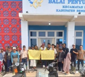 Ratusan warga Desa Urai Yang Terdampak Pembangunan Kota Terpadu Mandiri (KTM) unjuk rasa