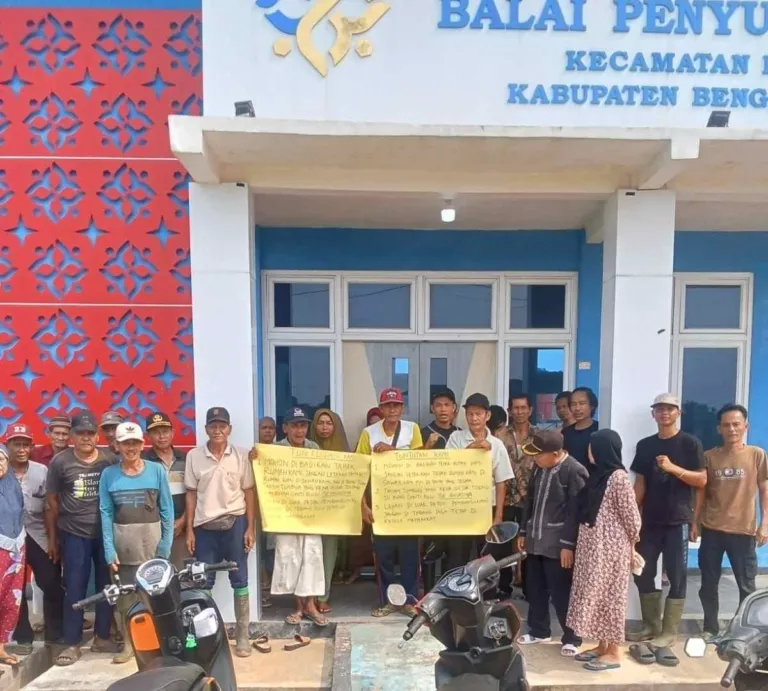 Ratusan warga Desa Urai Yang Terdampak Pembangunan Kota Terpadu Mandiri (KTM) unjuk rasa