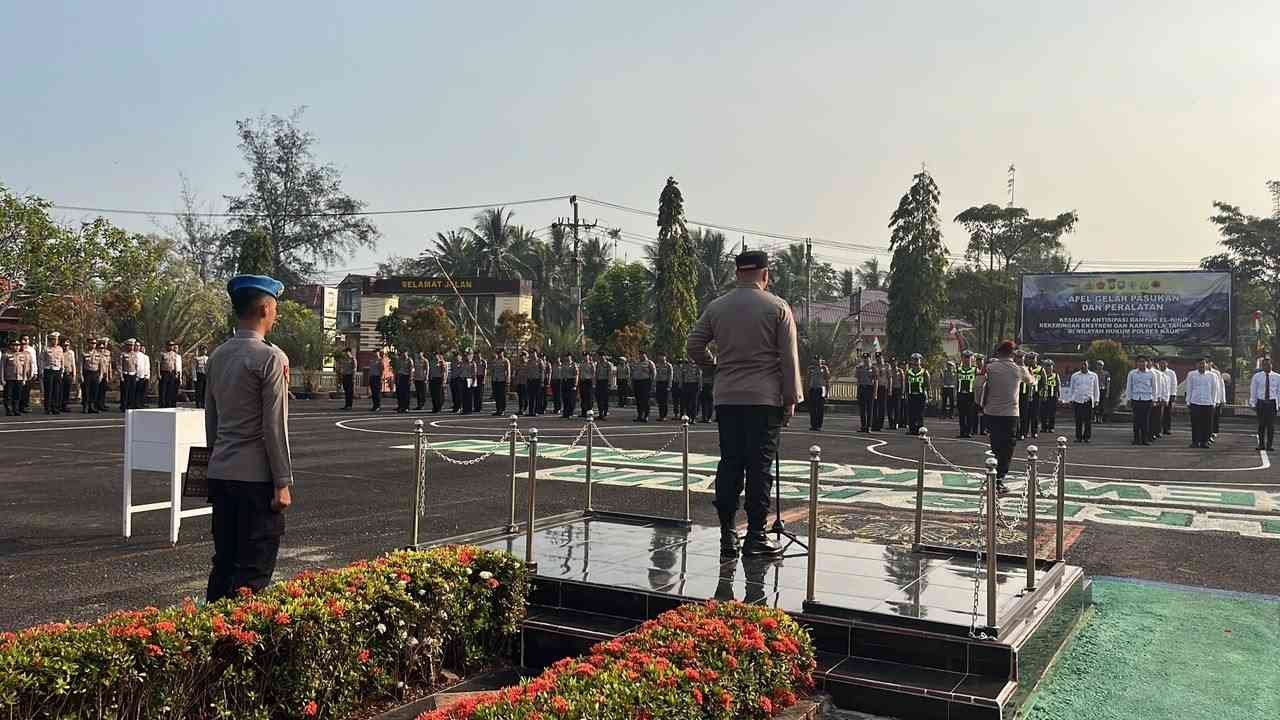 Apel Perdana Kapolres Kaur, AKBP Wiwin Perkenalkan“GAGAH” sebagai Semangat Baru Polisi Apel Perdana Kapolres Kaur, AKBP Wiwin Perkenalkan“GAGAH” sebagai Semangat Baru Polisi
