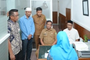 Sekda Kota Sabang Tinjau Penyaluran Zakat dan Infak di Bank Aceh | News Publik.perss