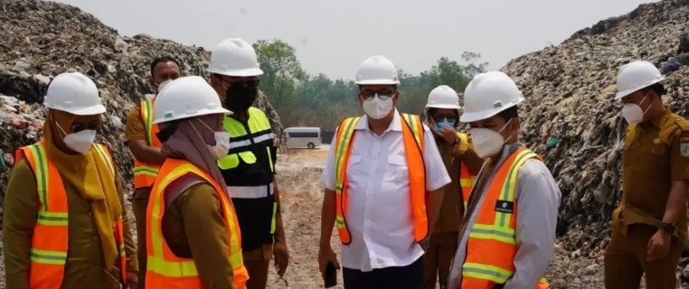 Komisi III DPRD Kota Jambi Tinjau Pengelolaan Sampah di TPA Talang Gulo Komisi III DPRD Kota Jambi Tinjau Pengelolaan Sampah di TPA Talang Gulo