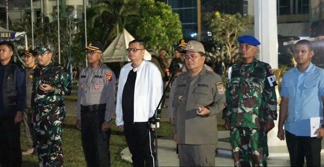 Ketua DPRD Kota Jambi Ikuti Apel Gabungan dan Patroli Bersama Ketua DPRD Kota Jambi Ikuti Apel Gabungan dan Patroli Bersama